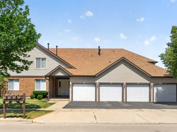 1503 Longwood Dr #2D, Sycamore, IL 60178