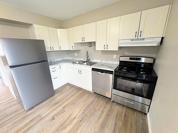 2nd image of 5828 Creekview Ct W