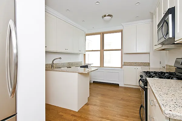 Rented by Fox Residential Group | media 3