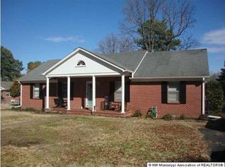 203 Clearview Dr, Senatobia, MS 38668