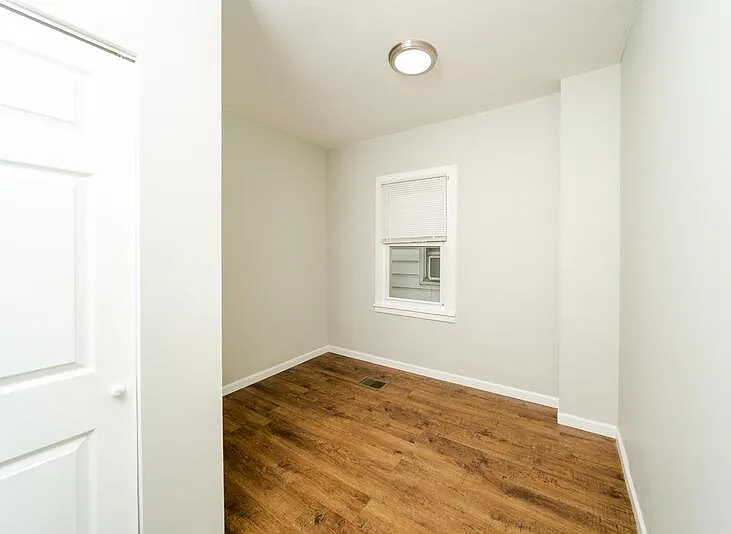 28 Lancaster St — Photo 13