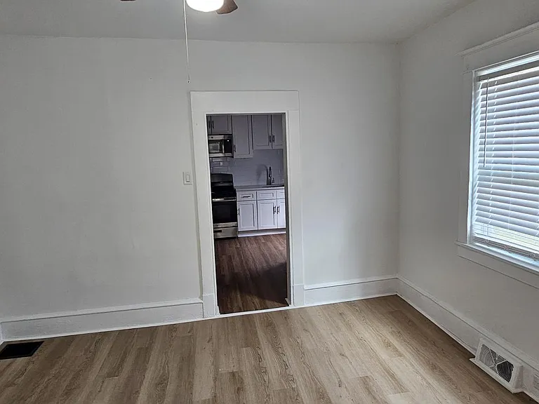 210 W McNeal St — Photo 10