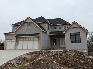 9367 W 170th Ter, Overland Park, KS 66085