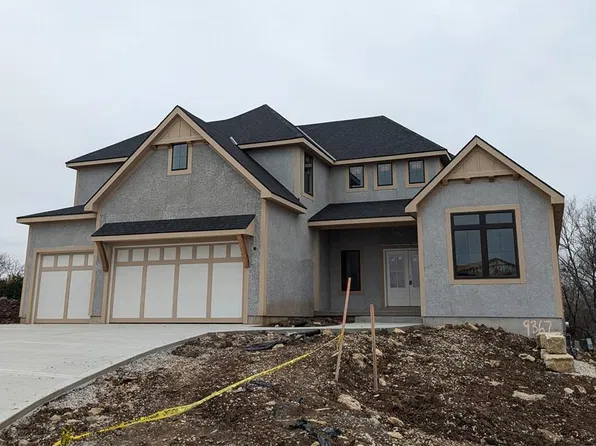 9367 W 170th Ter, Overland Park, KS 66085