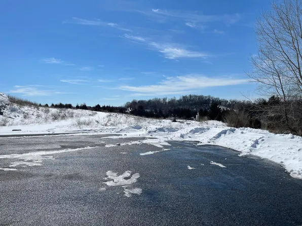 701 Rodeo Dr, Hudson, WI 54016