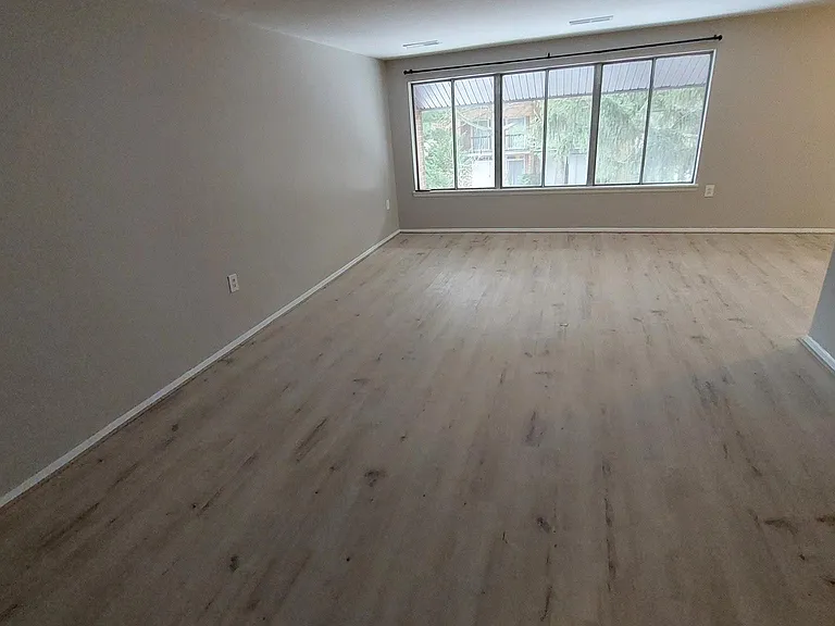 18622 Walkers Choice Rd #6 — Photo 5