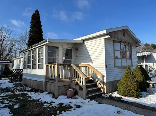 71 Oneida, Adrian, MI 49221