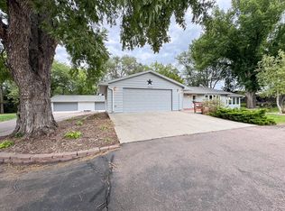 1220 W 23rd Ave, Mitchell, SD 57301