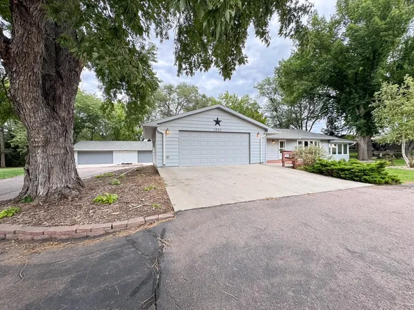 1220 W 23rd Ave, Mitchell, SD 57301