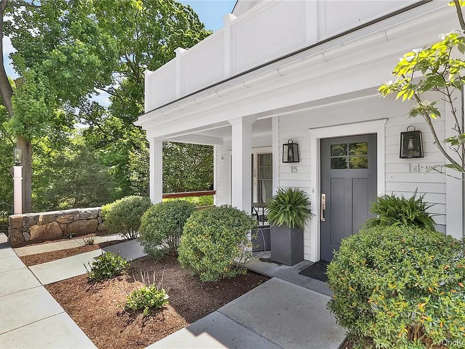 470 Main St #15