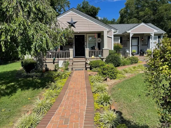 115 Center St, Madison Heights, VA 24572