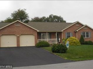 216 Montclair Ct, Hagerstown, MD 21742