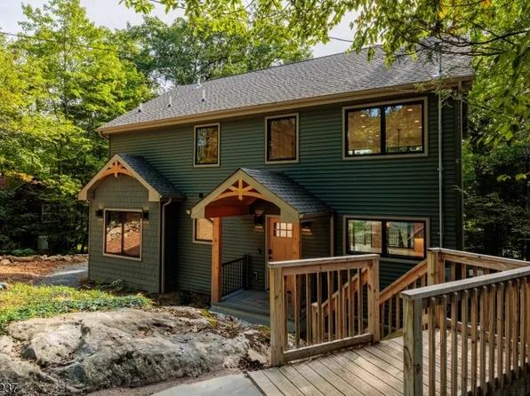 310 W Lakeshore Dr, Vernon Twp., NJ 07422