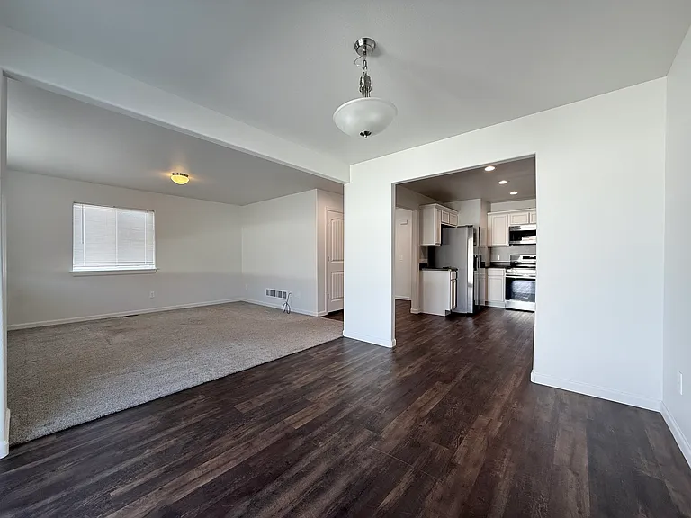 81B 25th St — Photo 3