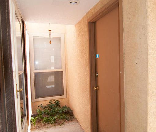 3rd image of 28 Calle Playa Del Sol NE