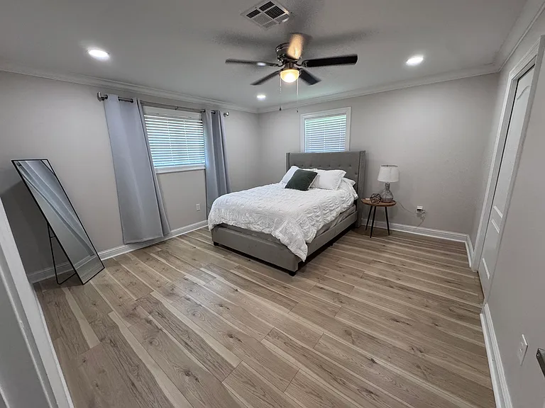 1515 Taylor St — Photo 6