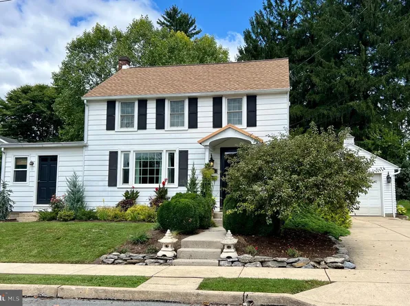 103 E High St, Annville, PA 17003