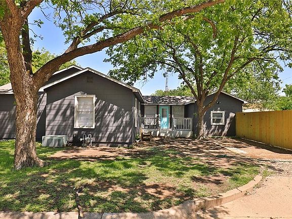 4th image of 1833 Matador St
