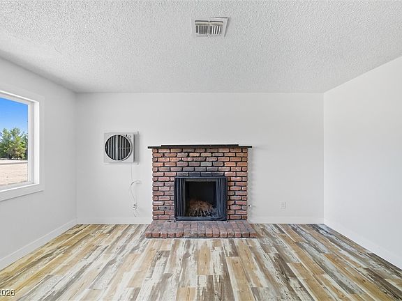 5th image of 2710 S Rainbow Ave