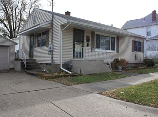 112 E 11th St, Muscatine, IA 52761