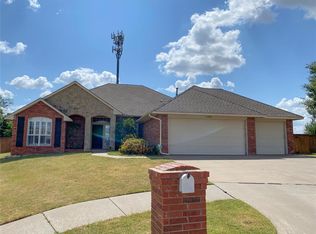 16900 Gladstone Cir, Edmond, OK 73012