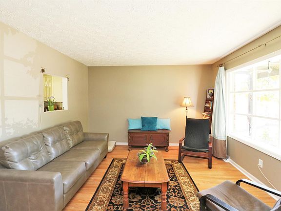 2nd image of 3474 Ipswich Ct