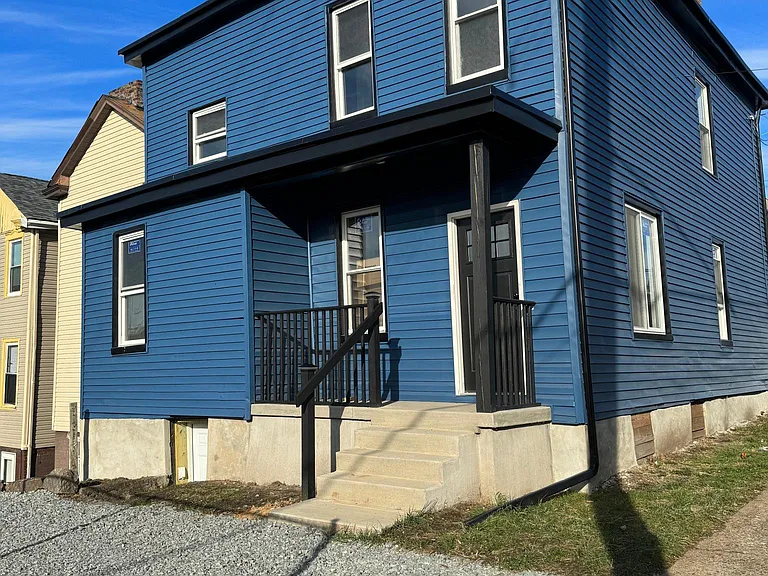 1218 Ann St — Photo 2