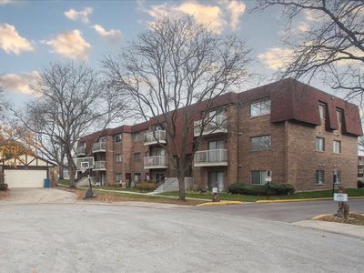 705 W Central Rd APT B8, Mount Prospect, IL, 60056