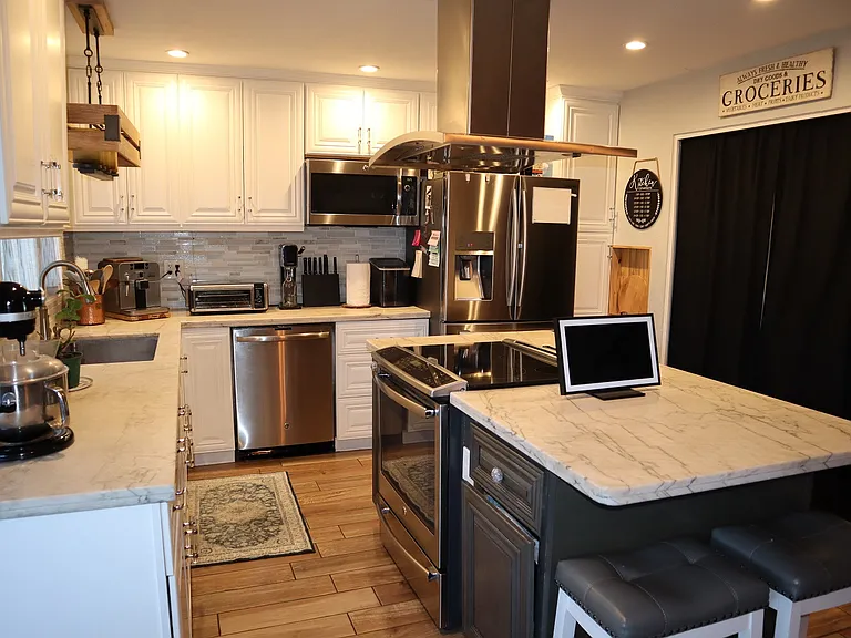 6185 N Granite Reef Rd — Photo 2