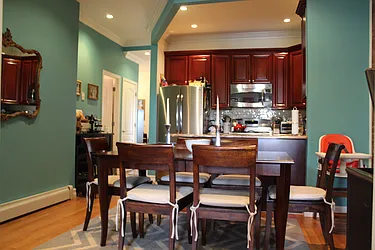 Rented by R New York