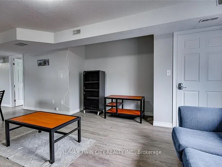 151 Bridgeport Rd E #4 — Photo 7