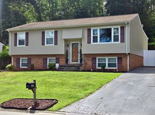 3865 Meadowlark Rd, Roanoke, VA 24018