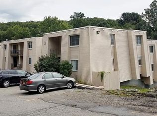 303 Fox Run Ln, Patterson, NY 12563