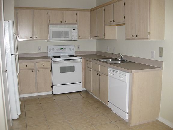 4th image of 1701 The Greens Way APT 1412