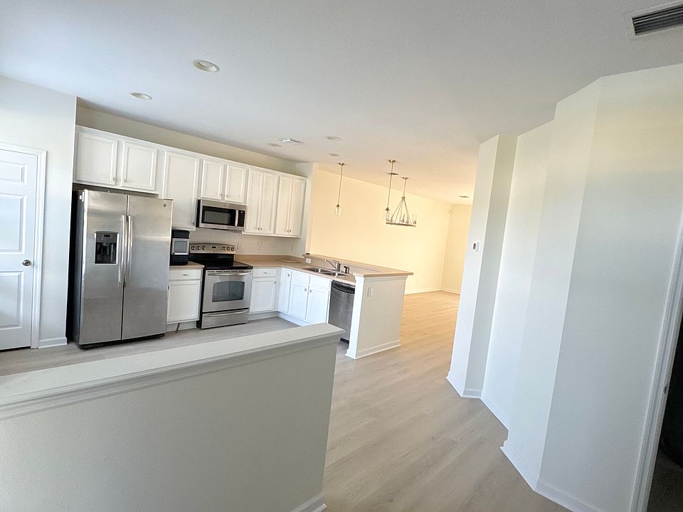 1st image of 4102 Four Oaks Blvd