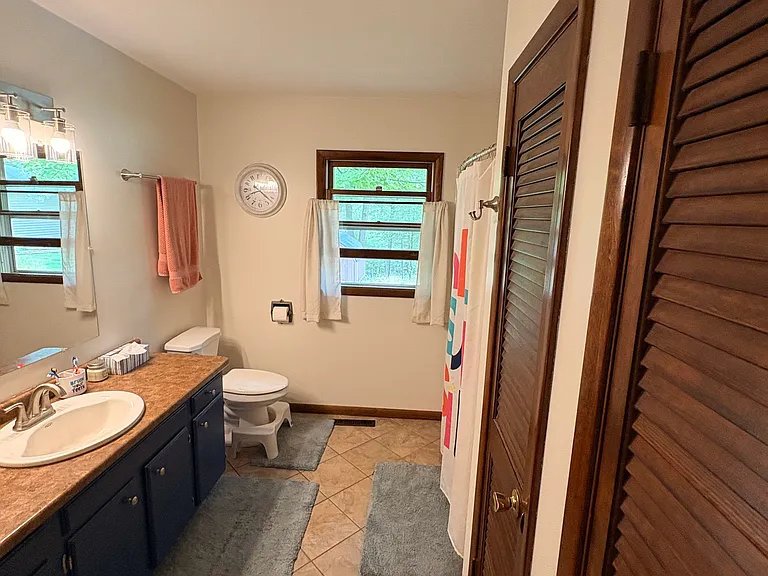 5570 Victorian Way — Photo 10