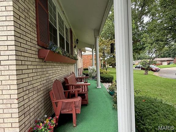 3rd image of 14 Mercer Dr