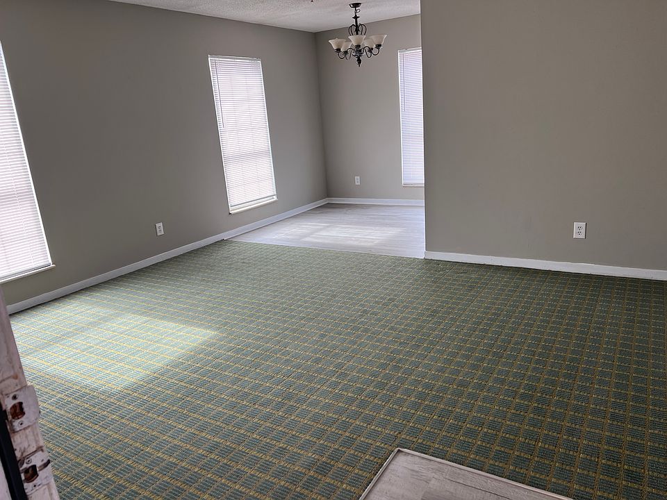 1st image of 906 N Franklin St #203
