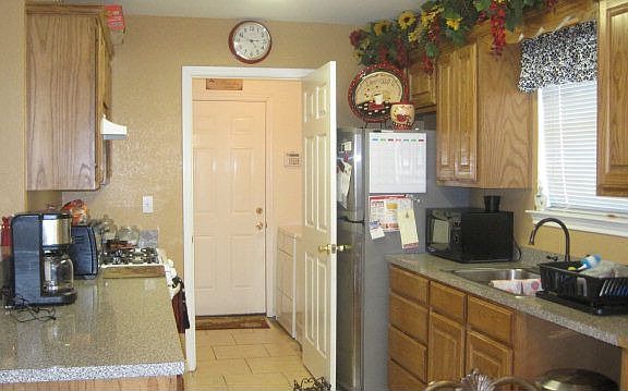 3rd image of 2915 Bookins Ave