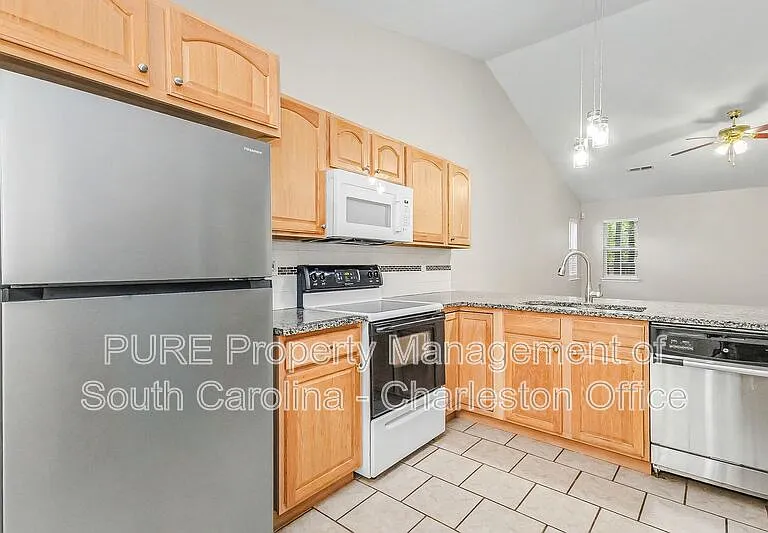 3372 Wayland Dr — Photo 8