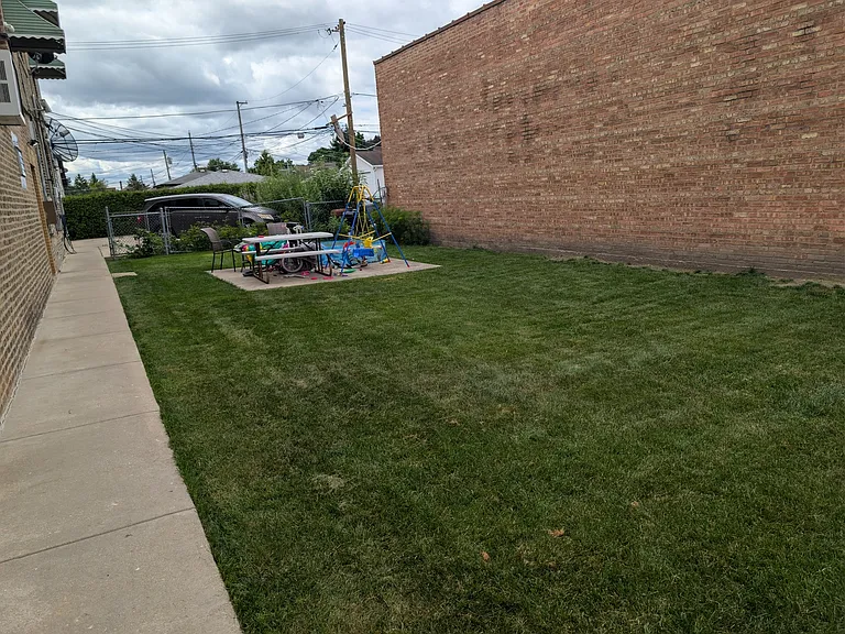 7041 W Addison St #2R — Photo 21