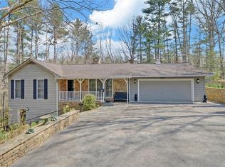 290 Waterfall Dr, Cleveland, GA 30528
