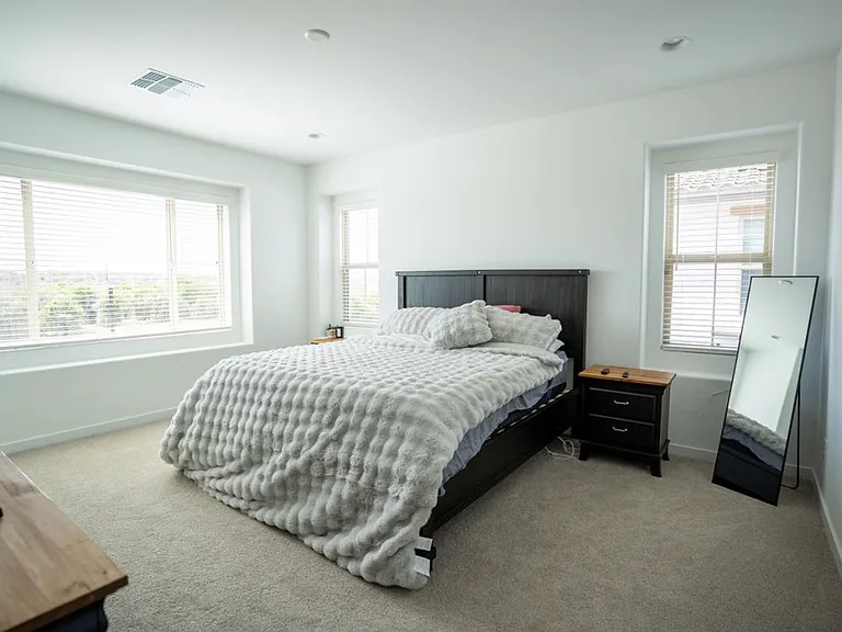3529 E Rollins St — Photo 2