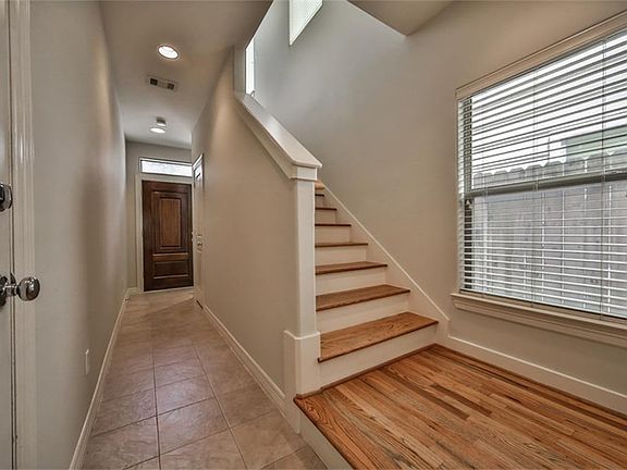 2nd image of 3813 Center Plaza Dr