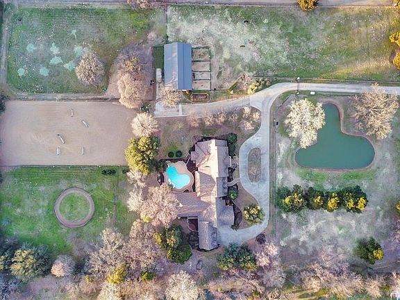 5th image of 1250 Shady Oaks Dr
