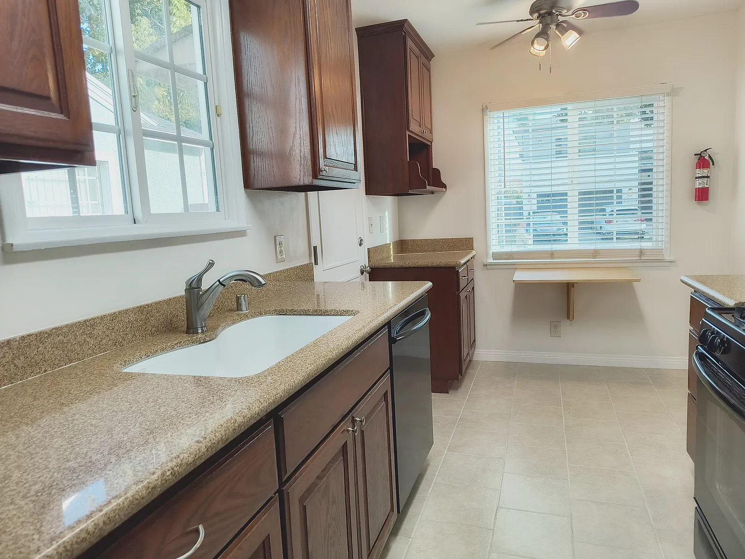 2505 Fisk Ln — Photo 3