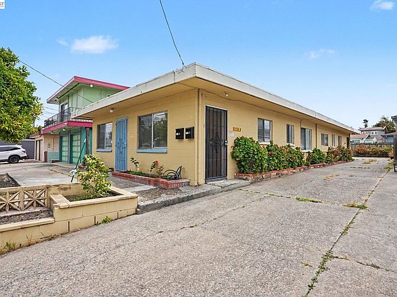 2nd image of 1110 Buena Vista Ave