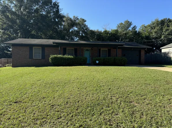 102 Myrtlewood Dr, Enterprise, AL 36330