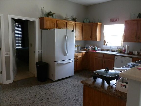 5th image of 2 Willow Walk Ct