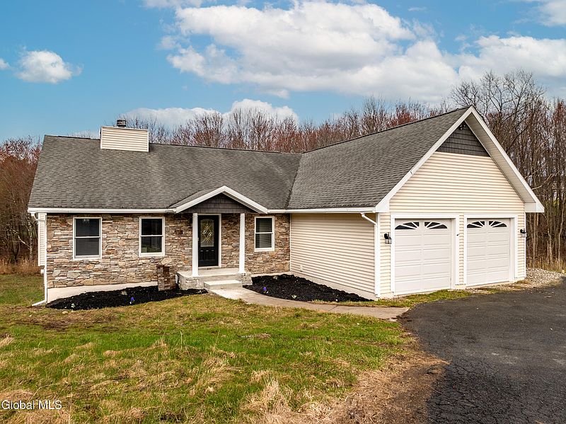 3rd image of 14 Fiddlers Lane